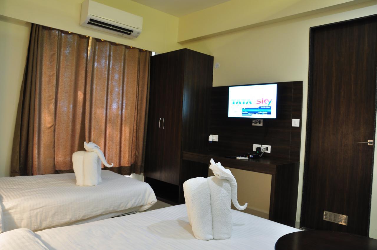 Royal Inn Khandwa Exterior photo